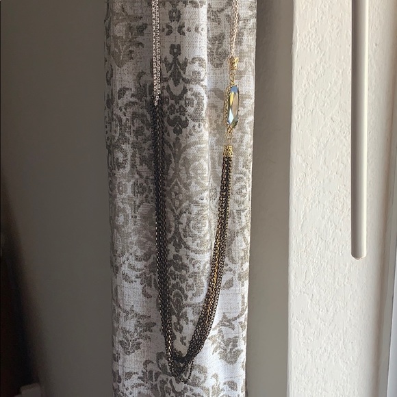 Black/white/Gold toned Necklace - Picture 7 of 8